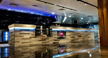 Milano's And Pizzeria inside