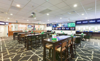 The Entrance Leagues Club inside