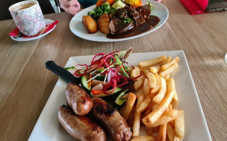 Howard Springs Tavern food