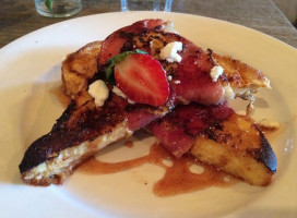 Artie & Mai food