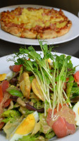 The Roundabout Inn food