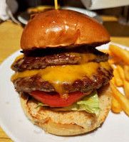 J. S. Burgers Cafe Expocity Diàn food