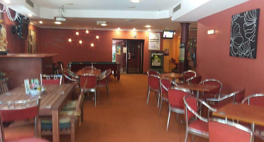 Camelia Grove Hotel inside