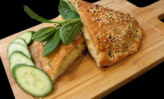 Zikrayat Lebanese food