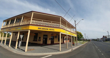 Holbrook outside