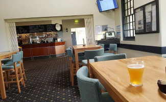 Henry's At The Coast inside