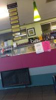 Henri's Wodonga Bakery inside