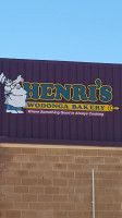 Henri's Wodonga Bakery logo