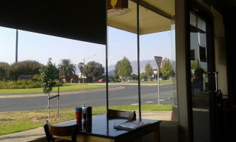 Deli Bean Cafe outside