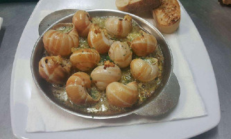 Chris' R&b food