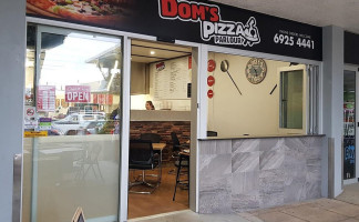 Dom's Pizza Parlour outside