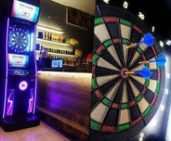 Chuồn Chuồn Bistro inside