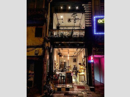 No 1986 Cafe inside