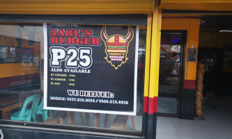 Viking’s Burger House outside
