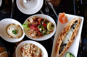 The Grove ذا غروف food