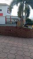 Jollibee outside