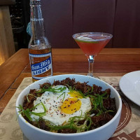 Tipsy Pig - BGC food