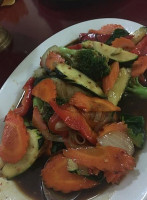 Dee's Vintage Thai Restaurant food