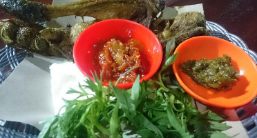 Bebek Bakar Ali Sastro