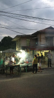 Milas Lasas Kalutan outside