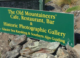 The Old Mountaineers Cafe outside