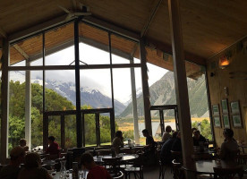 The Old Mountaineers Cafe outside