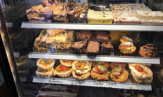 Le Cafe Telephonique food