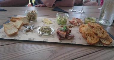 The Hunting Lodge Winery drink