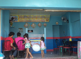 Nack's Pizza Shop outside