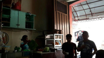 Irene's Vigan Empanada Crisologo drink