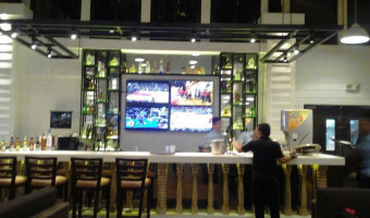Gerry's Grill inside