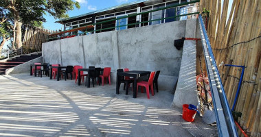 Hashi Mountain Resto outside