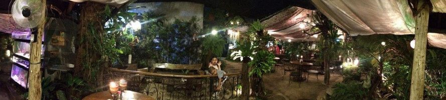 DonnAppetit Garden Grill outside