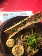 The Avenue Grill food