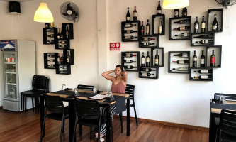Luna Rossa Vegetarian Italian inside