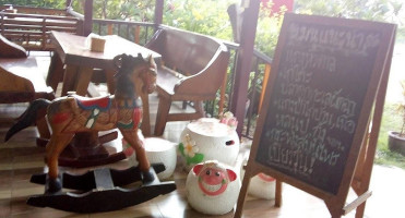 ร้านอาหารกิ่งกาญจน์ inside