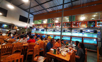 วัฒนะ inside