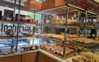 Gontran Cherrier(jeongja) inside