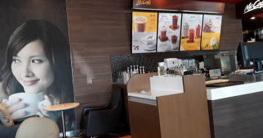 Mcdonald’s Zeer Rangsit (drive Thru) inside