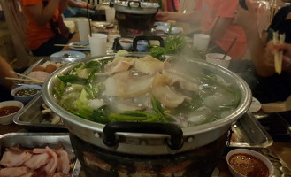 Mai Saigon Restaurant And Bar food