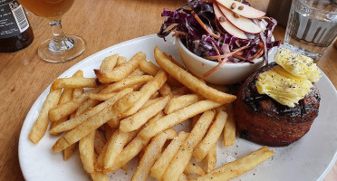 Riverfront Motel, Restaurant & Bar