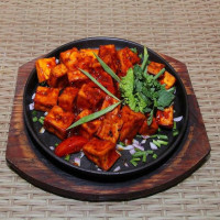 Gihan's Family Pub food