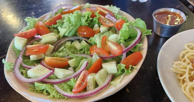 Gordon's New York Pizza food