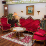 Mǎ Hēi Fǎ Shì Chá Fāng Café Tea inside