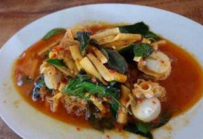 ป้าเอื้องป้าอิ้ง food