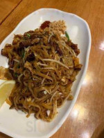 Mango Tree Restaurant Karaoke & Bar food