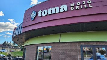 Toma Mojo Grill outside