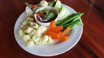 ร้านอาหารแพบ้านริมน้ำ food