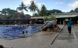 Situ Gintung 2 Water Park Outbond outside