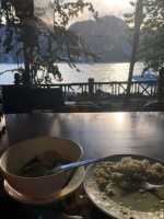 Khun Va Thai Cuisine food